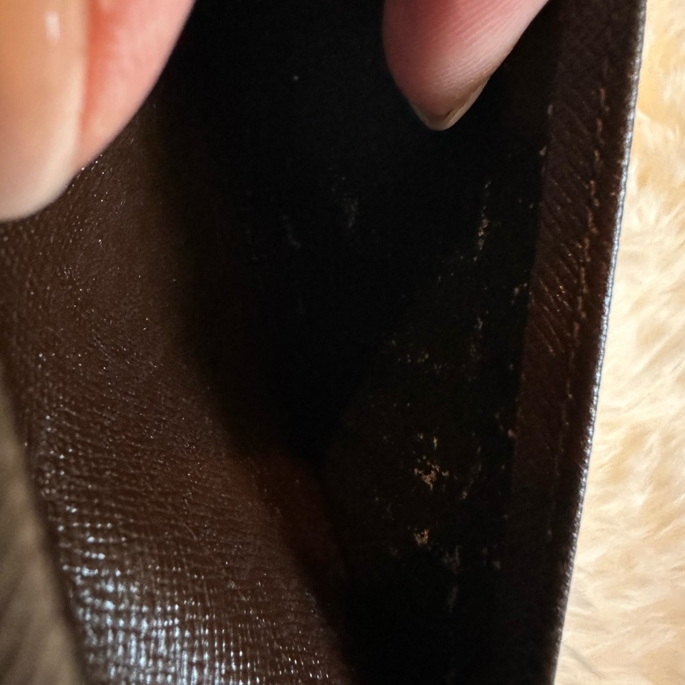 LV Wallet - Picture 9 of 10